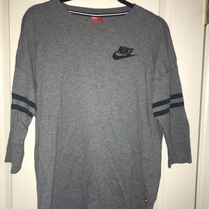 Nike 3/4 sleeve gray t- shirt